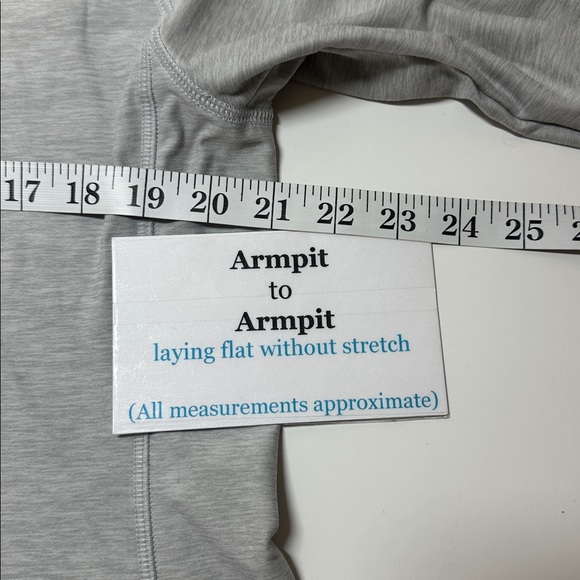 New Balance Light Gray Long Sleeve Asymmetrical 3/4 Zip Athletic Jacket XL Gray - Picture 4 of 9